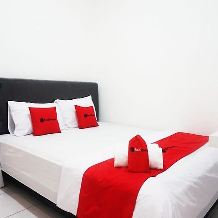 Hotel Reddoorz @ Jalan Tanjung Blitar Zewnętrze zdjęcie