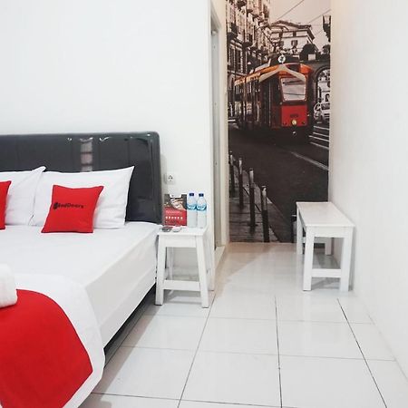 Hotel Reddoorz @ Jalan Tanjung Blitar Zewnętrze zdjęcie