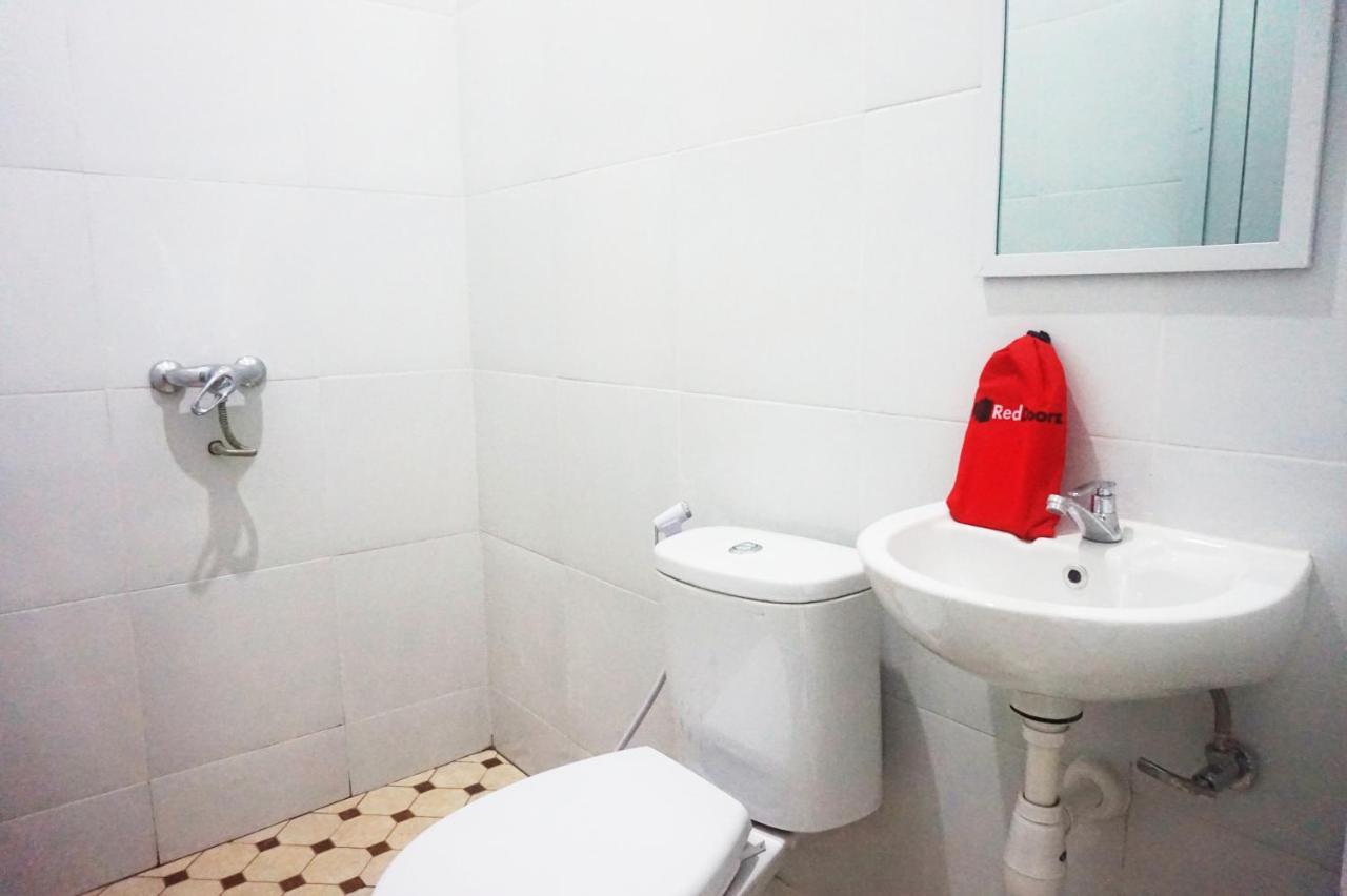 Hotel Reddoorz @ Jalan Tanjung Blitar Zewnętrze zdjęcie
